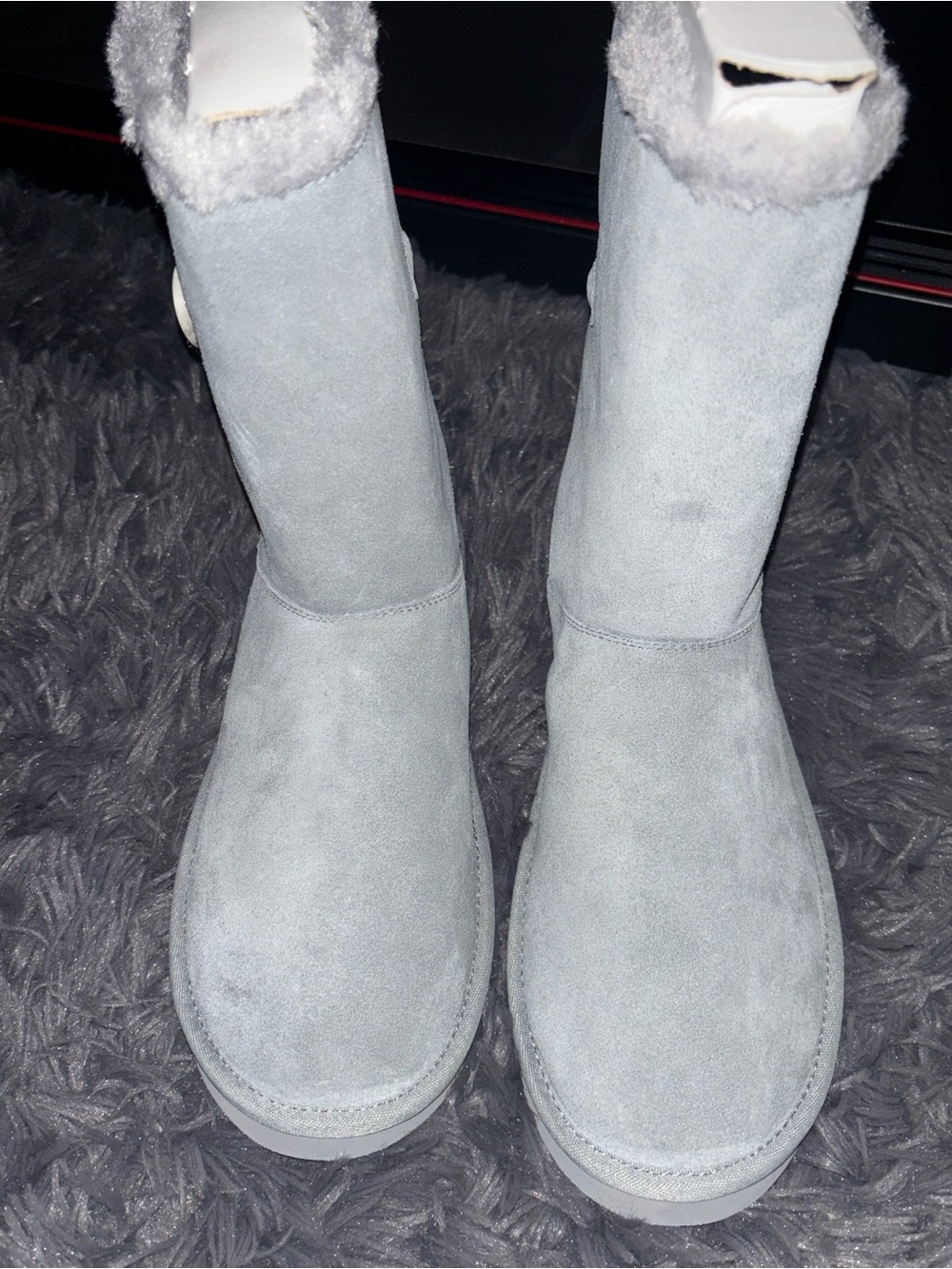 Classic koolaburra by Ugg Women's Suede Shearling Winter Boots - Light Gray